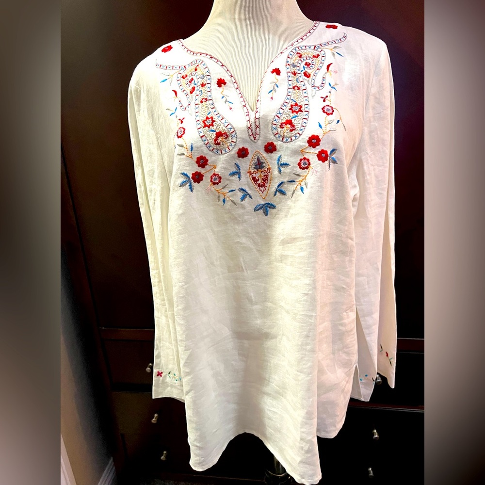 Linen tunic in white